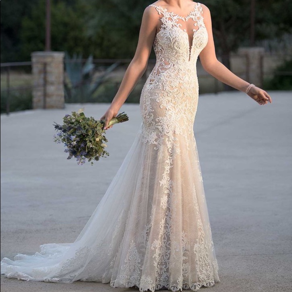 Essense of Australia - D2548IV size 8 USA